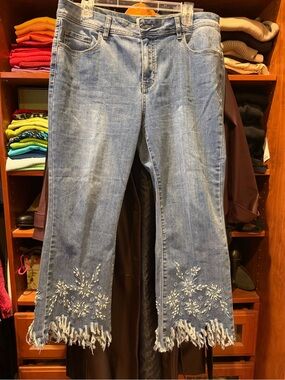 CHARLIE B Light Blue Cropped Jeans with White Floral Embroidery & Fringe Hem